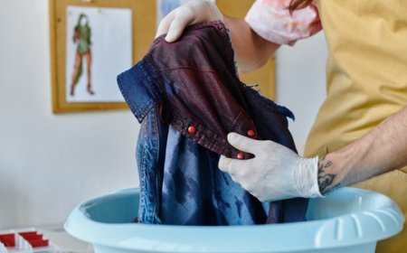 How Professional Laundry Services Revive Faded Clothes with Dyeing
