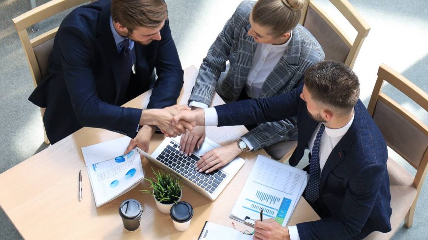 Managing Clients and Contracts with a Dubai Virtual License