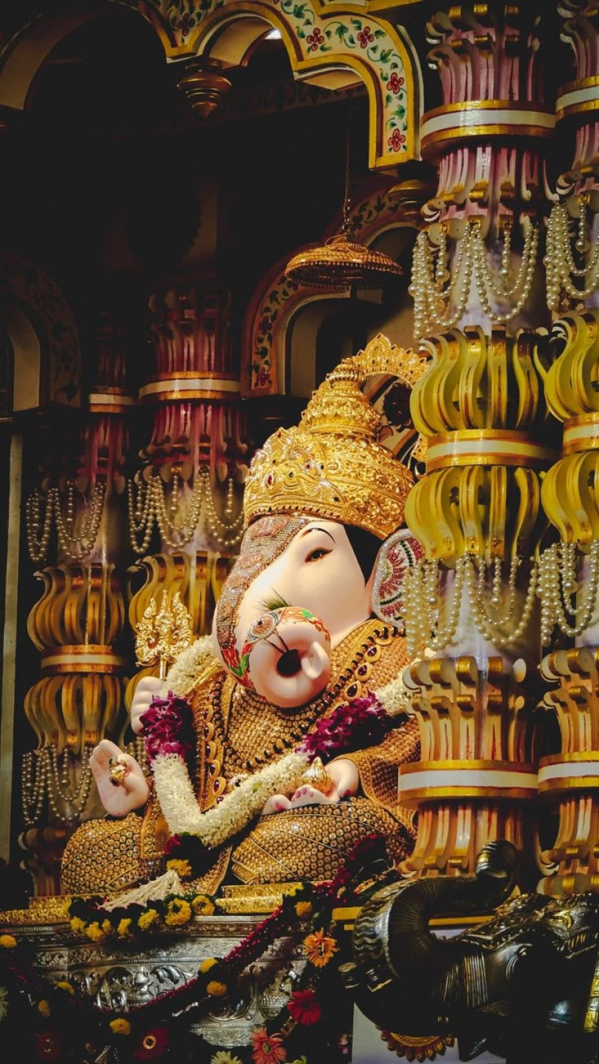 Dagdusheth Ganpati: The Heart of Pune’s Devotion (What You Need To Know For a Pleasurable Visit)