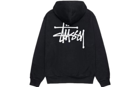 Stüssy : La marque de streetwear qui a changé les règles du jeu