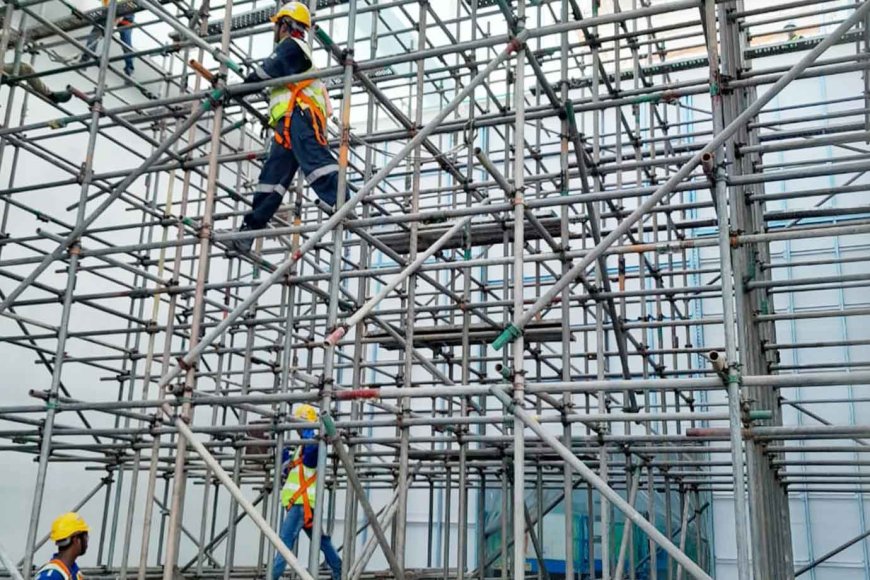 Common Mistakes to Avoid When Hiring Cantilever Scaffolding Services